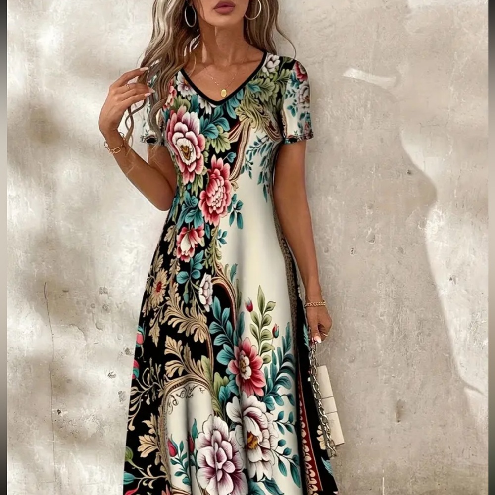 Floral Print Short-Sleeve Maxi Dress in Cream and Black